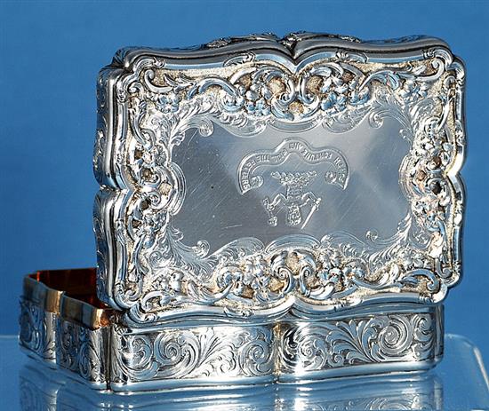 An early Victorian silver table snuff box, Length 4”/100 mm Width 47mm Weight 8.1oz/230grms